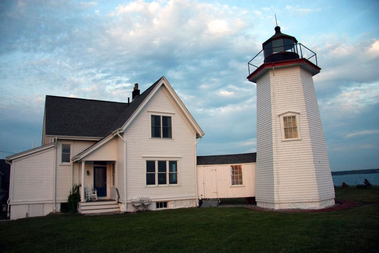 Wing's Neck Lighthouse