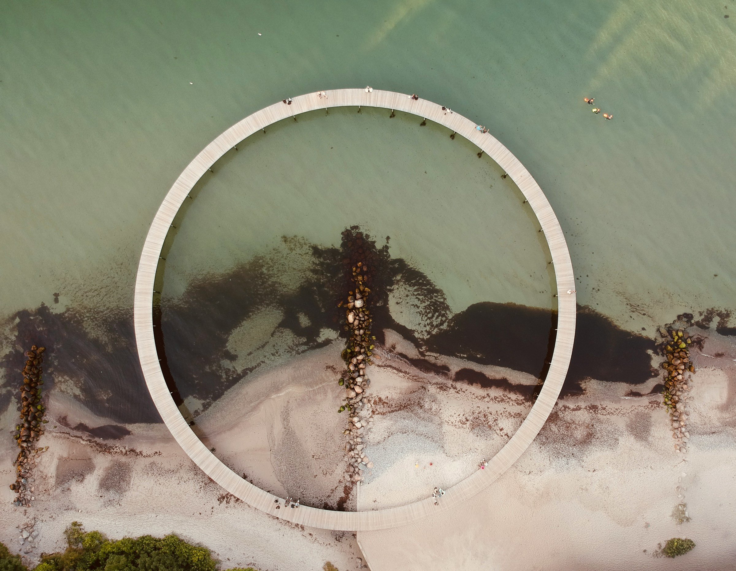 The Infinite Bridge (Den Uendelige Bro)