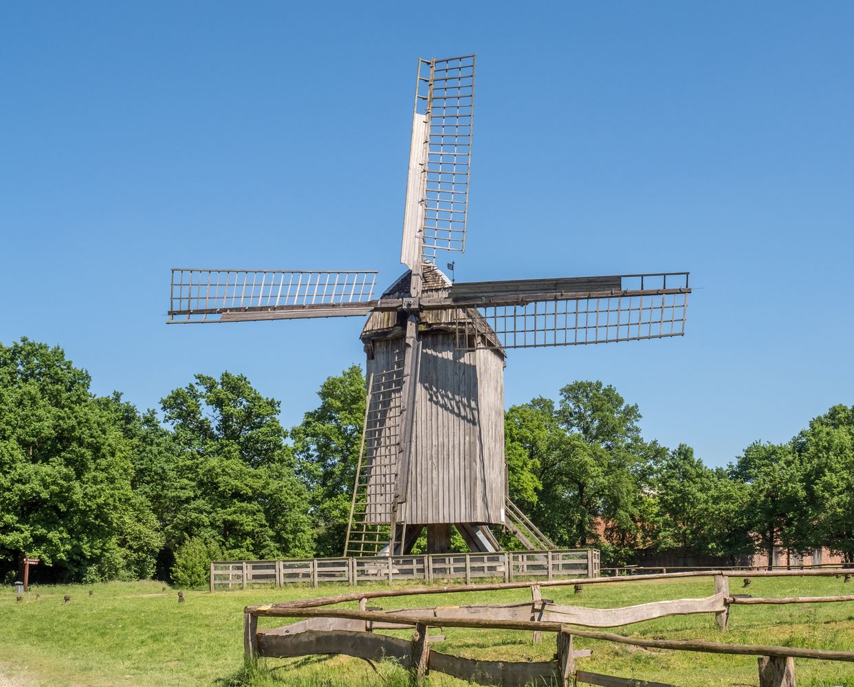 Bockwindmill Essern