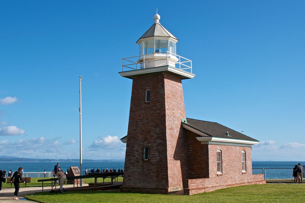 Santa Cruz Lighthouse and Surfing Museum