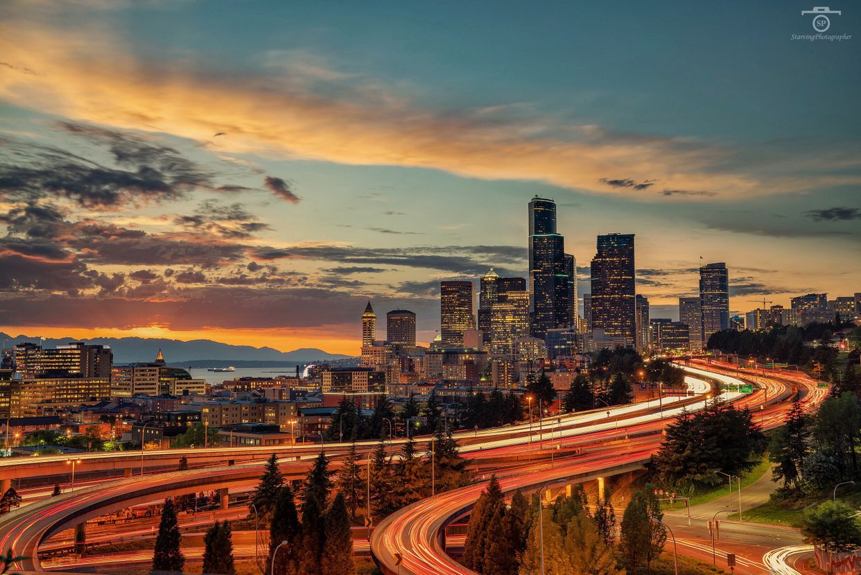 Seattle Skyline - Photo by starvingphotographer.com