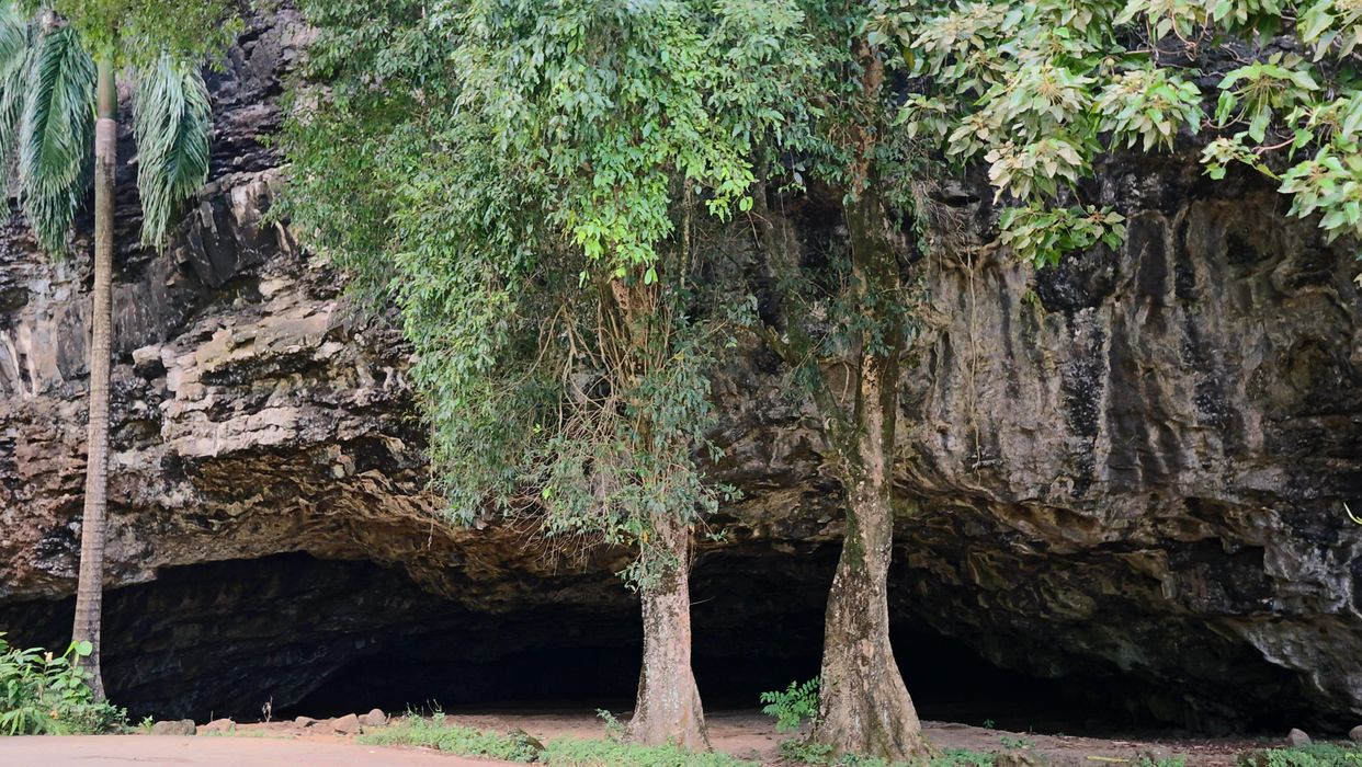 Maniniholo Dry Cave