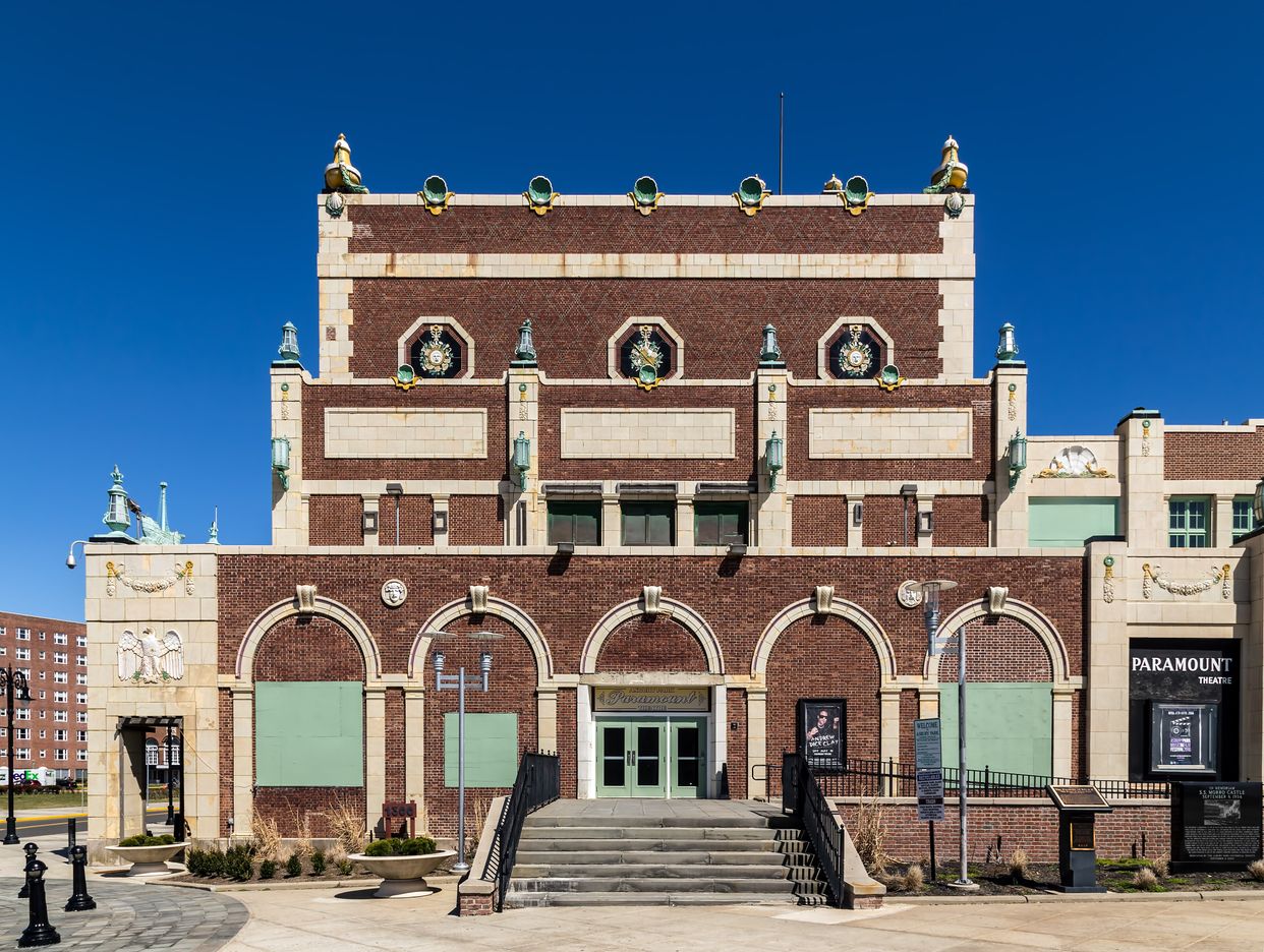  Paramount Theatre 