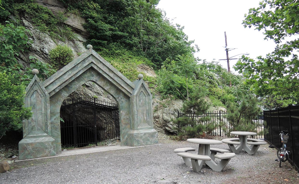Sybil's Cave 