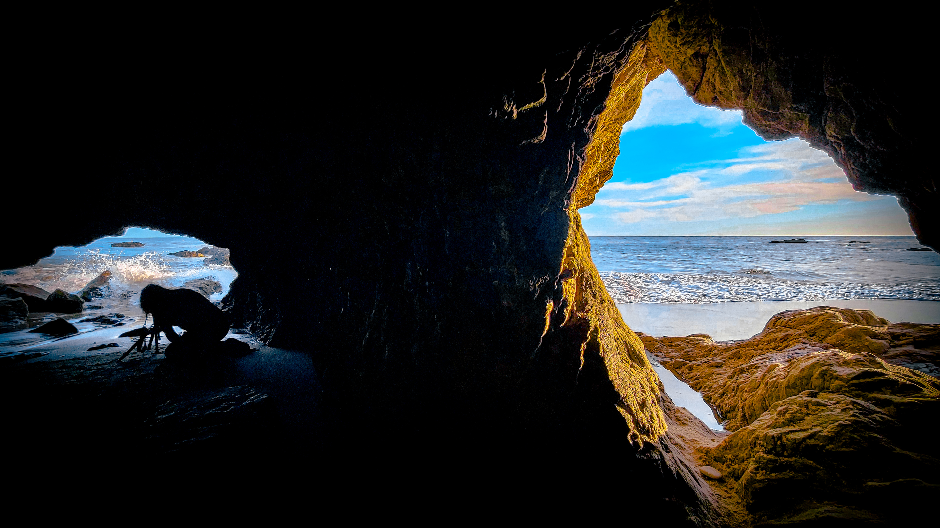 Leo Carrillo Small Cave — Photo by instagram.com/john.ellisart