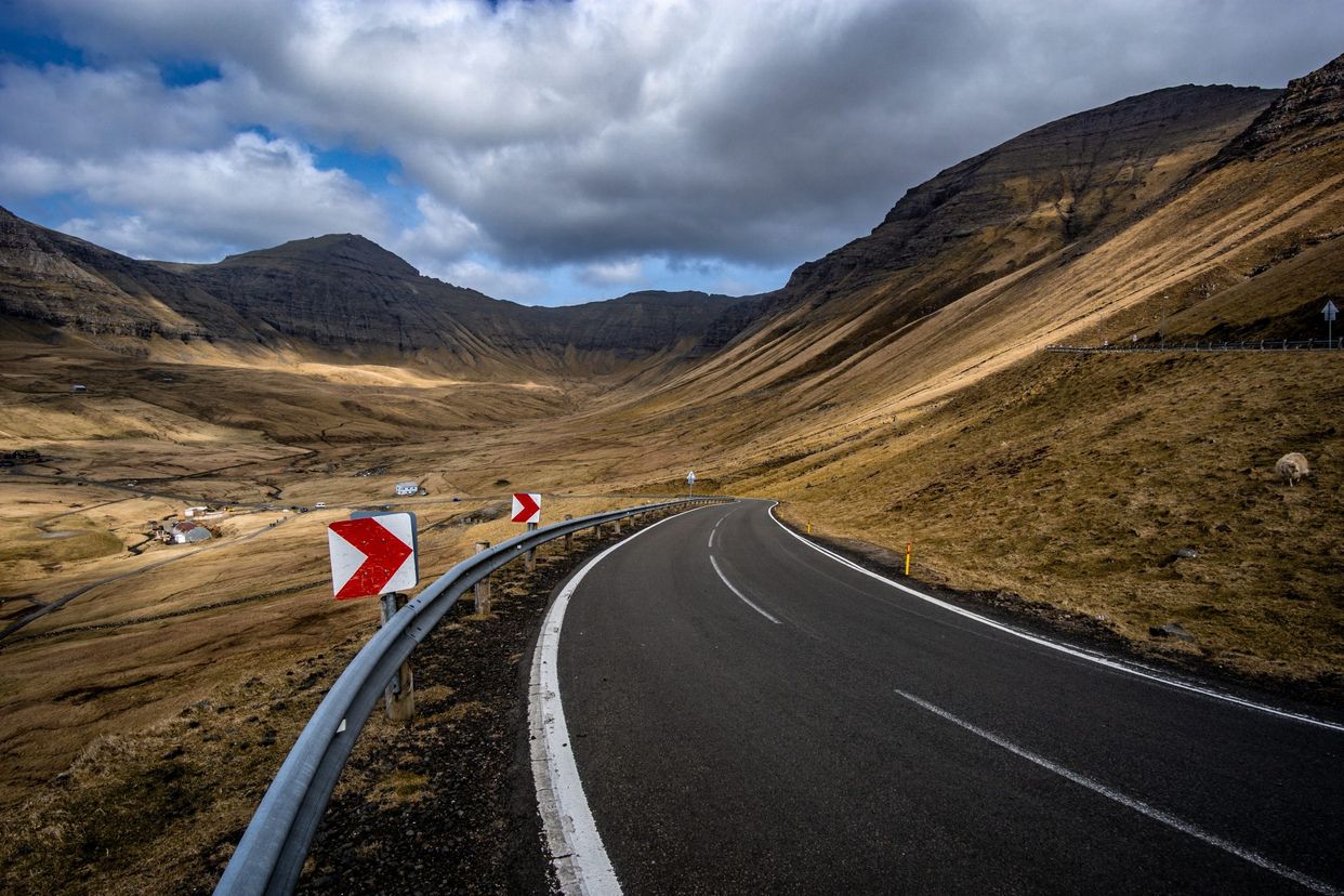 Road to Gásadalur