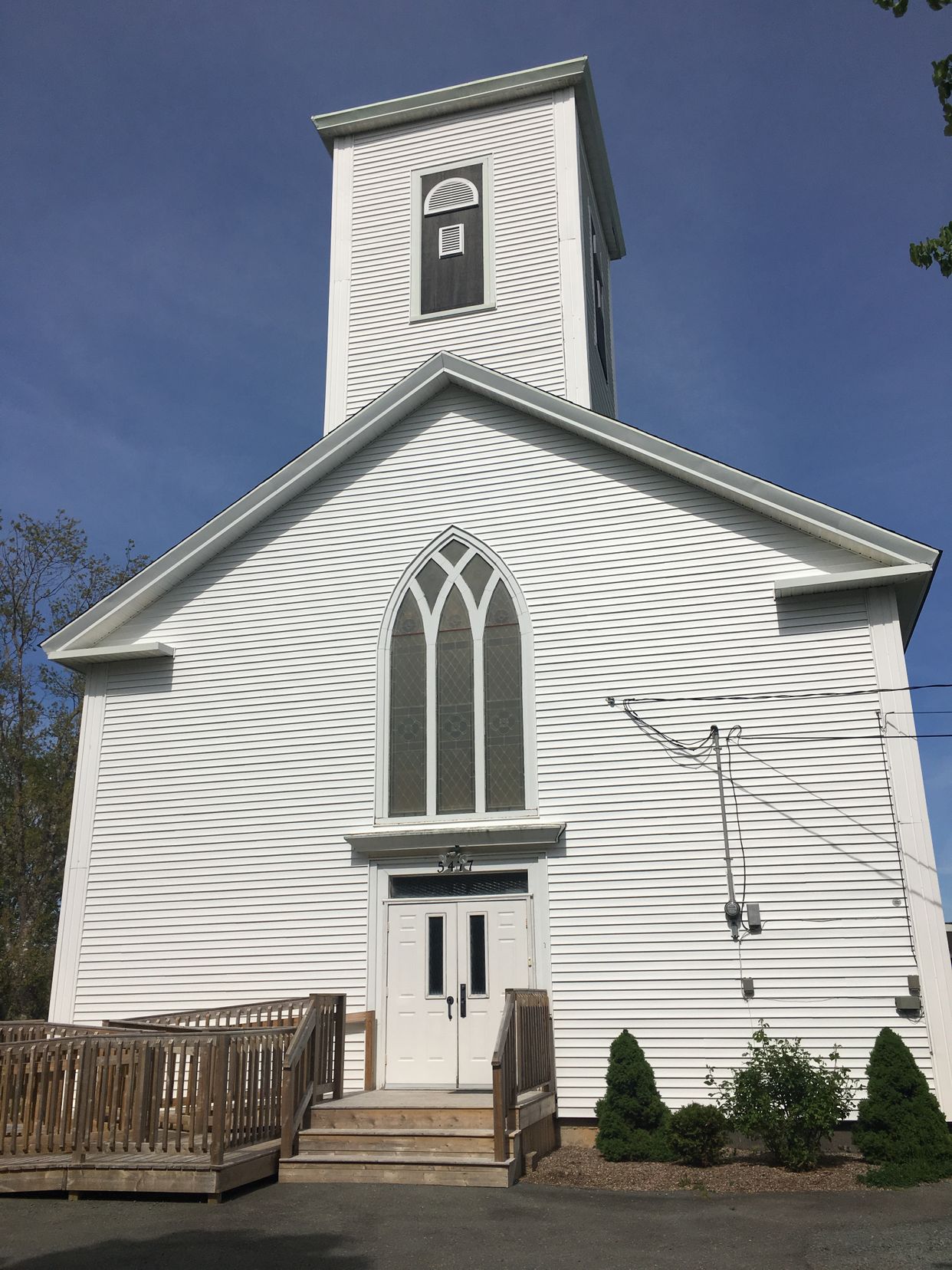 Sainte Croix United Church and Cemetery