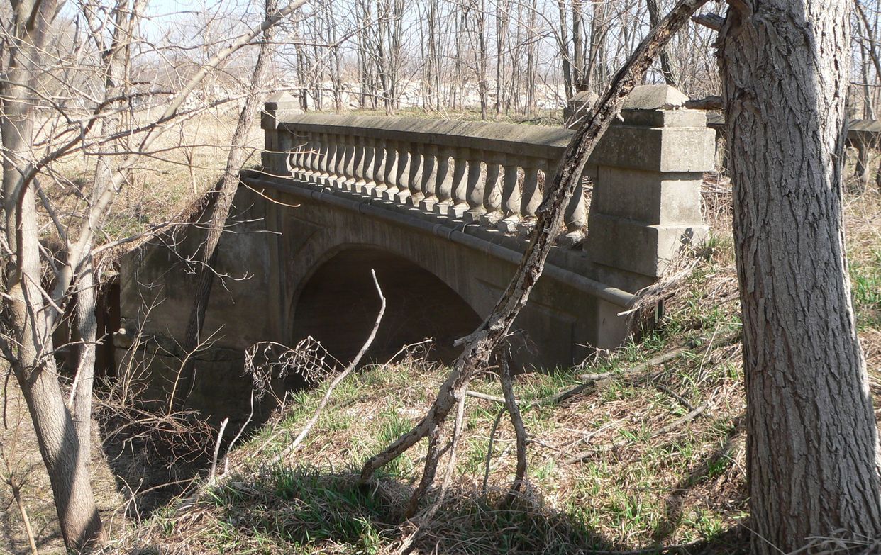 Concrete arch bridge
