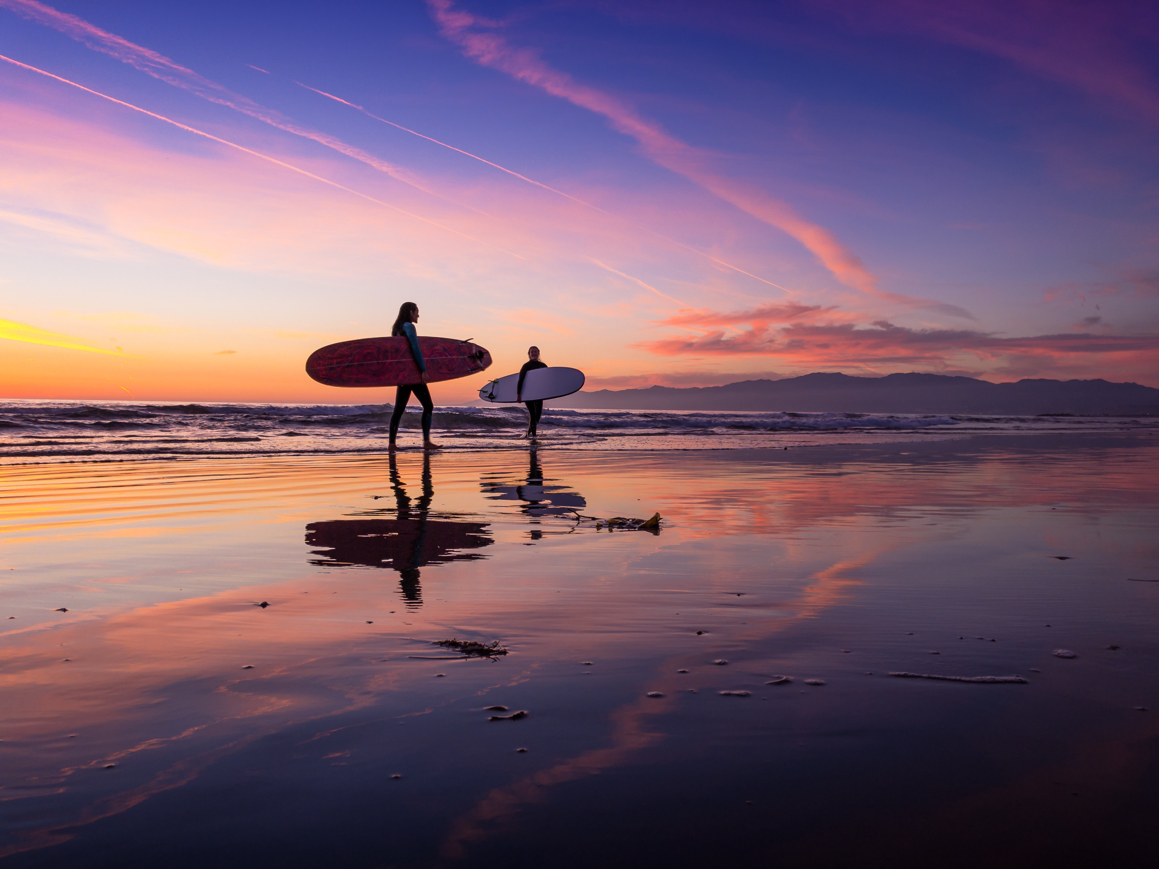Surfers Reflection on Venice Beach — Photo by stephanecouture.com