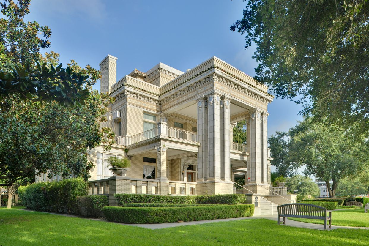 Link Lee Mansion