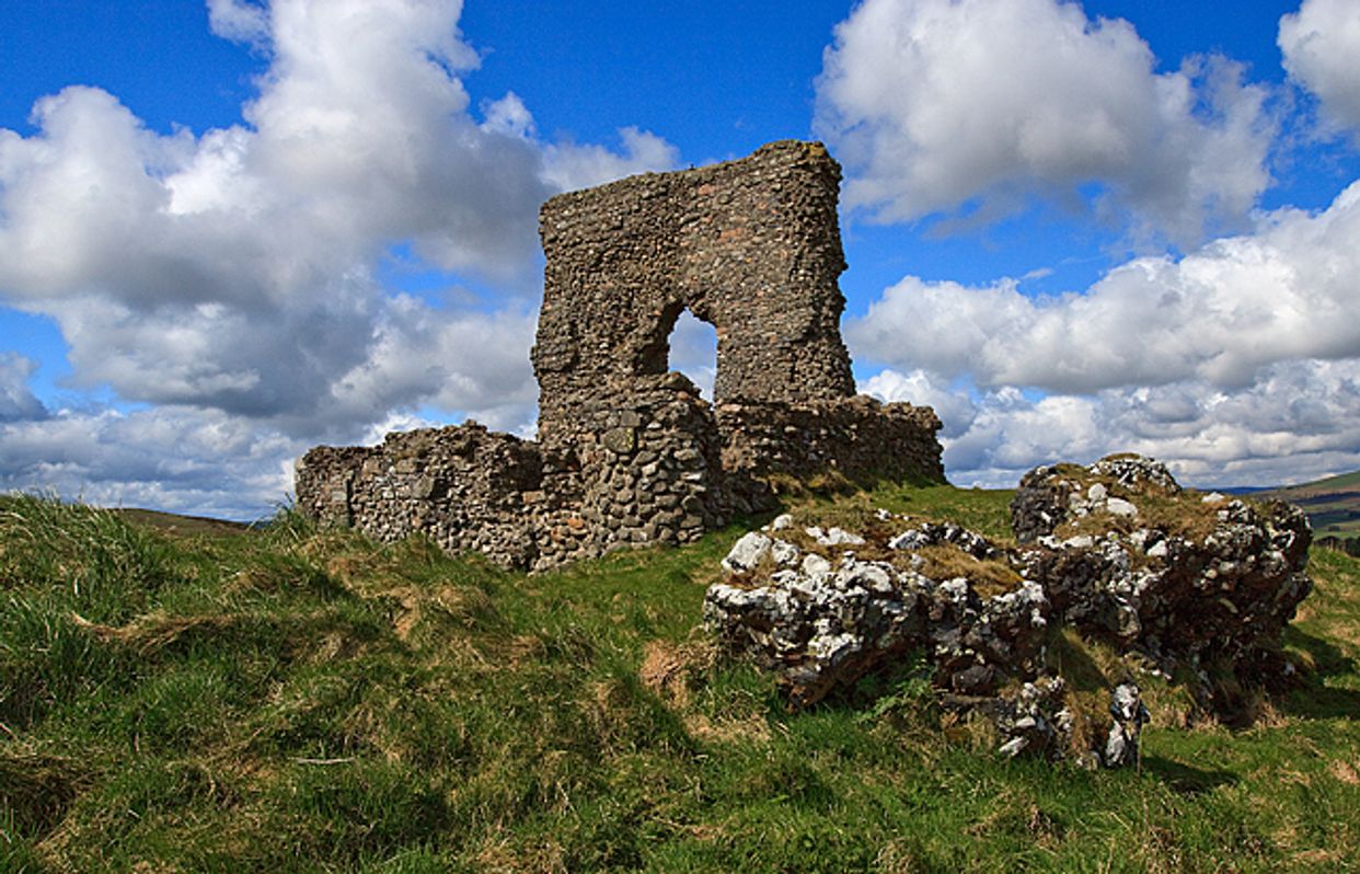 Dunnideer Castle Ruins