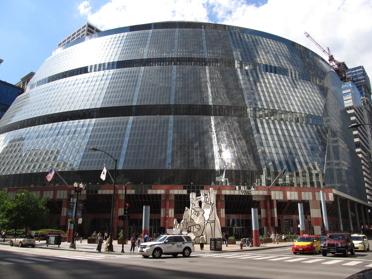 James R. Thompson Center - Photo by Mobilus In Mobili