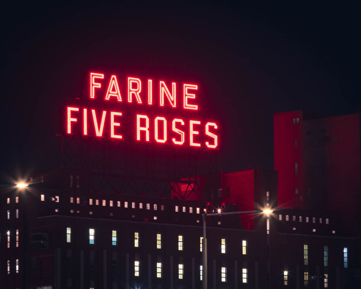 Farine Five Roses Sign Viewpoint