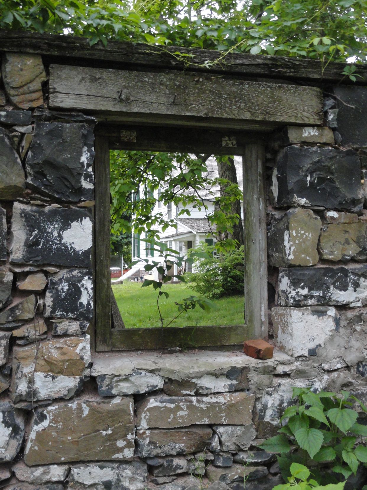 Abraham Staat House Ruins