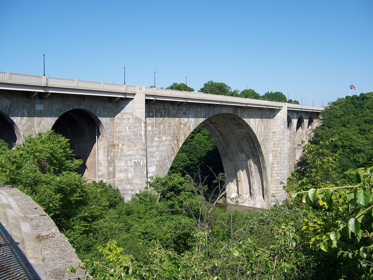 Veterans Memorial Bridge