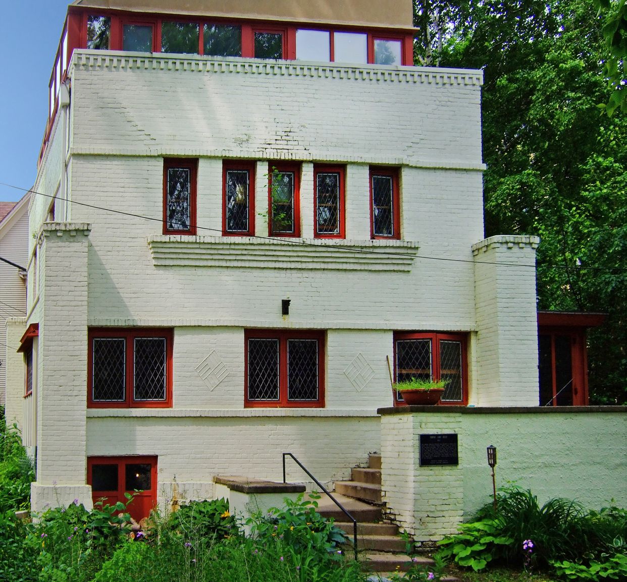 Robert M. Lamp House 