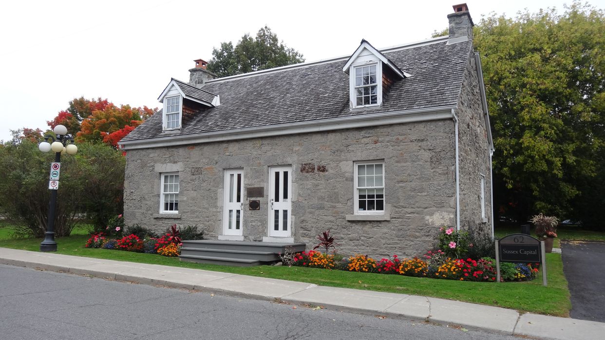 Fraser School House
