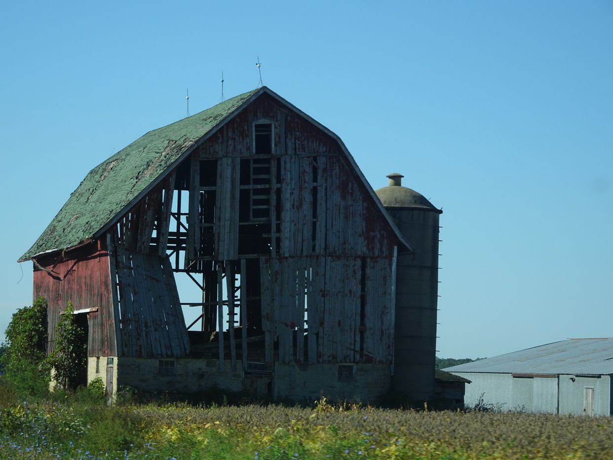 Abandoned Barn 