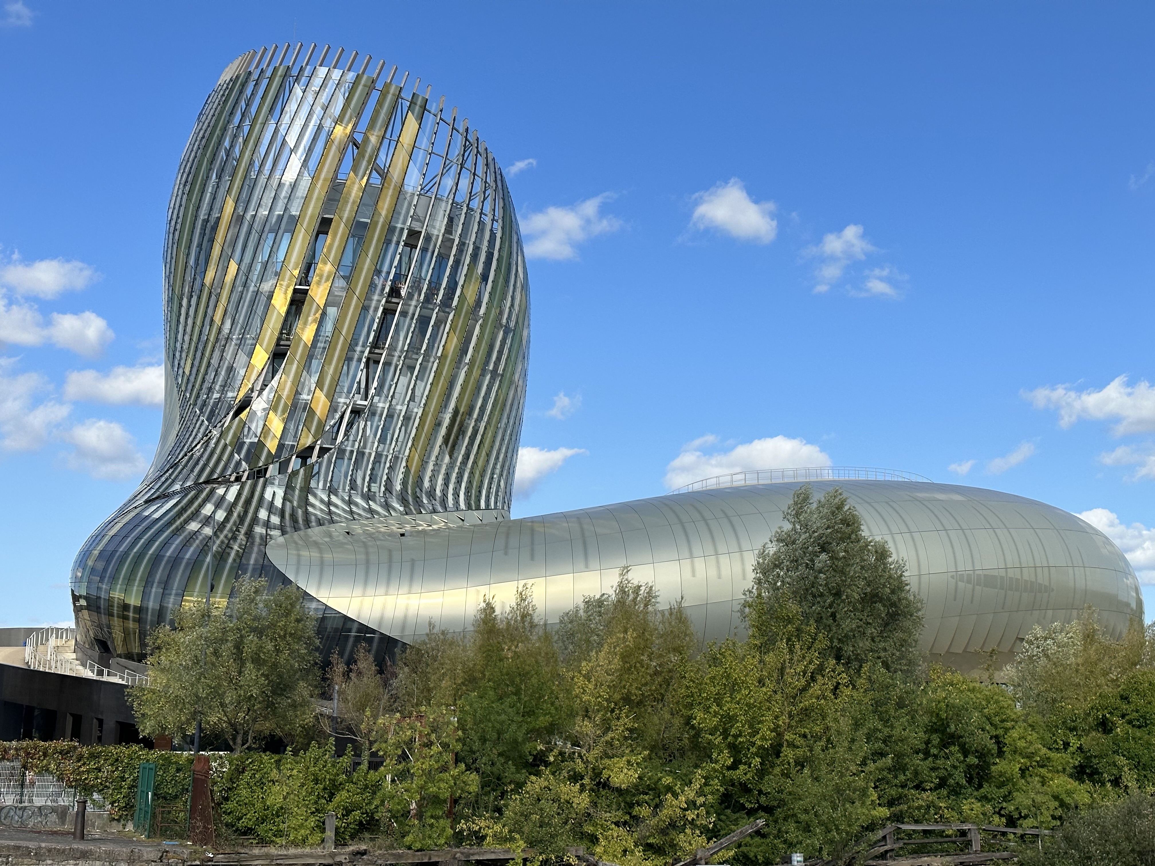 Cité du Vin — Photo by @chrisprazak
