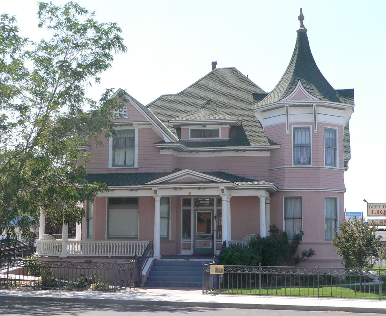  Robert L. Douglass House