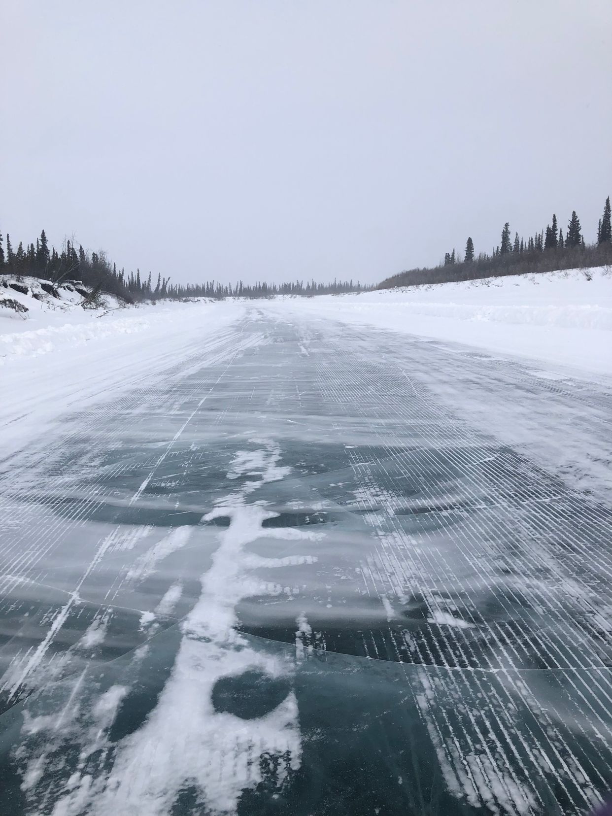 Ice Road from Inuvik to Aklavic