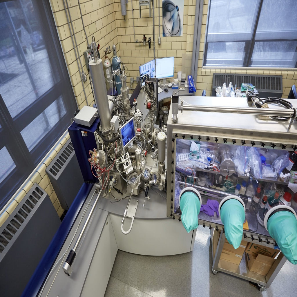 ION-TOF, GmbH ToF-SIMS V - Spectroscopy Services