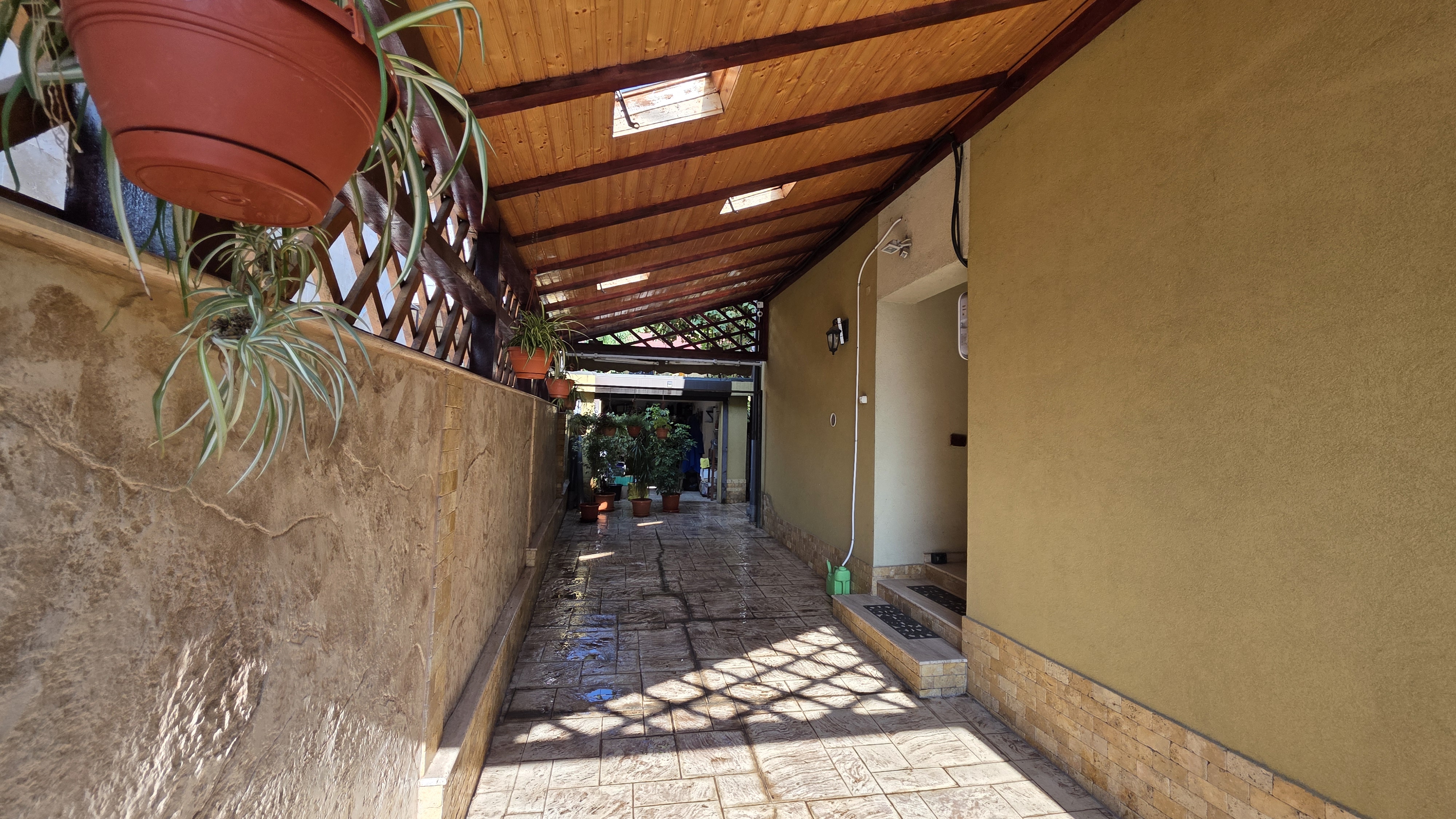 Image of property - 1757936262487_15_m2e03w_batch4_mfl1uvt4wvsagh_20250912_102343.jpg