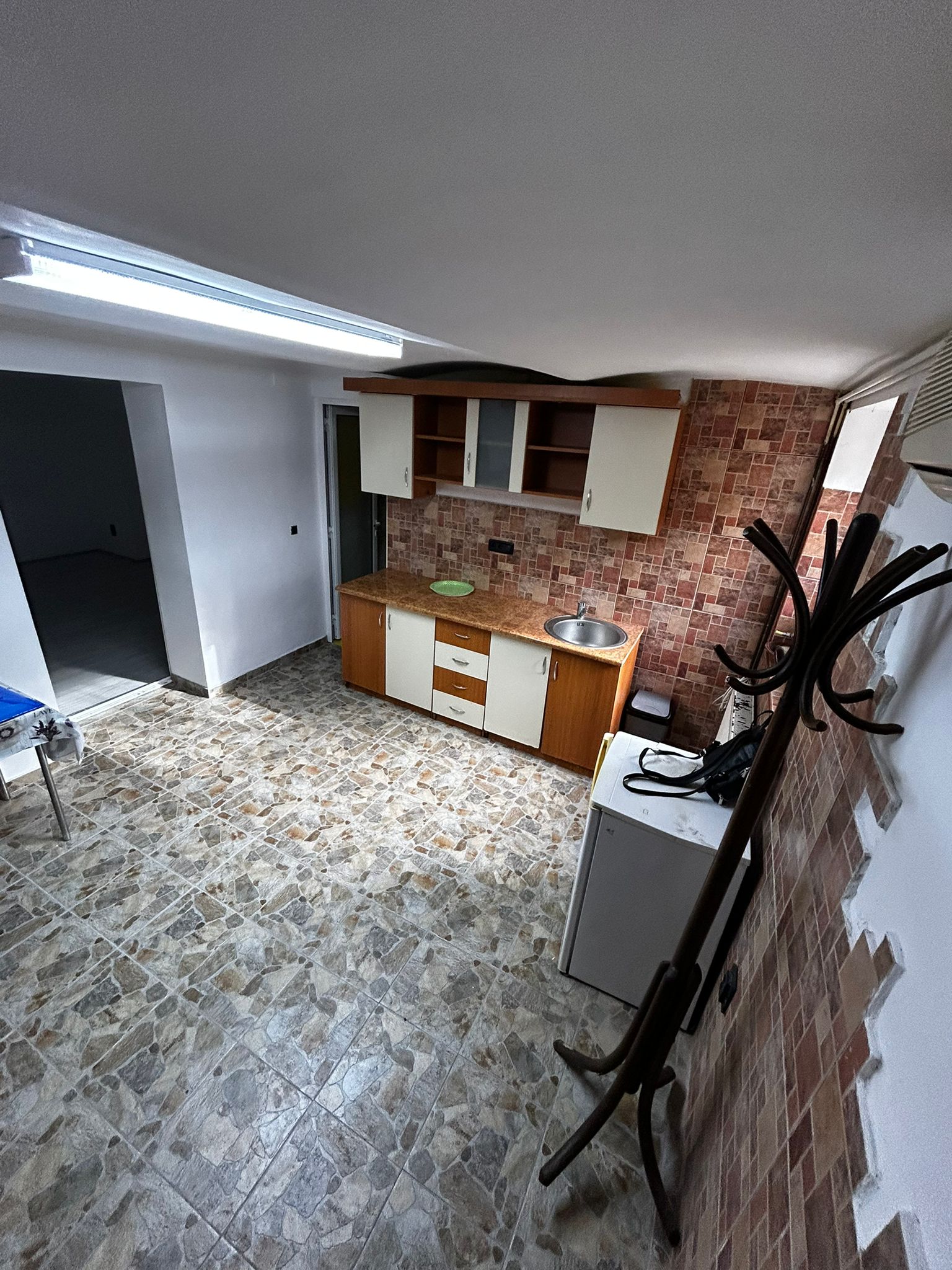 Image of property - 1764087953030_14_2r9hmf_batch0_miesf42s4u1yop_WhatsApp_Image_2025-11-25_at_18.18.1316.jpeg