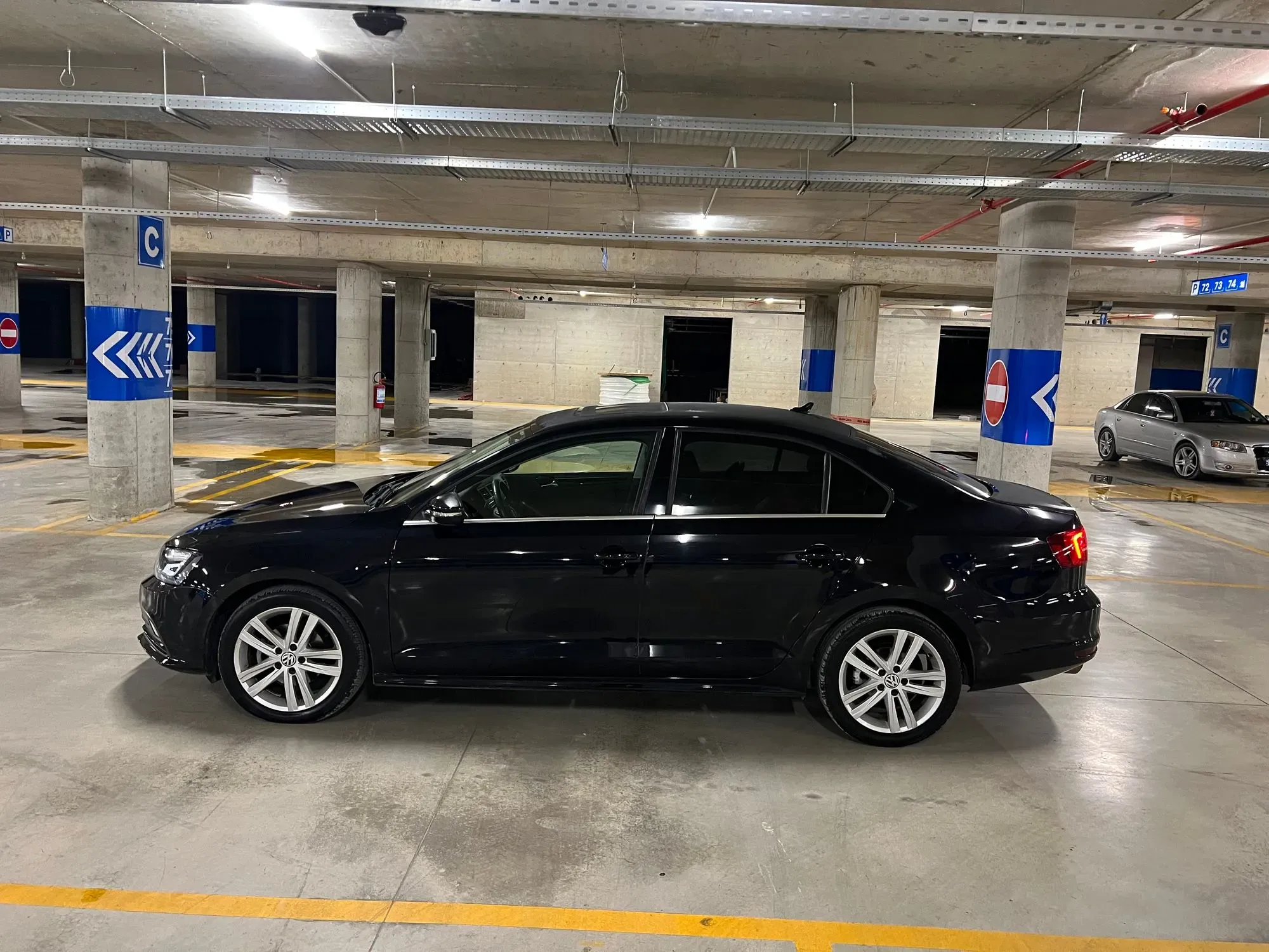 Volkswagen Jetta 2017 — photo 3