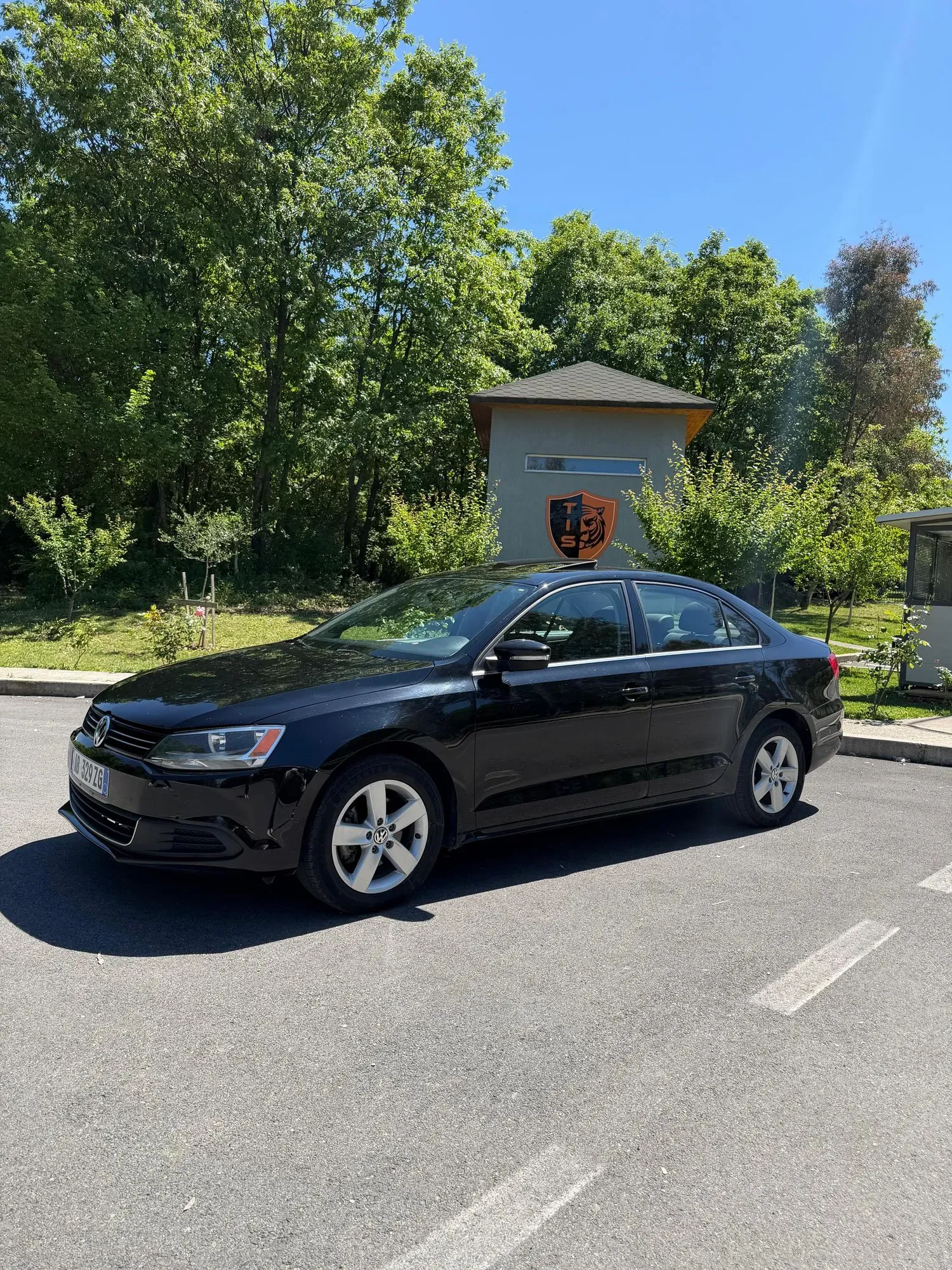 Volkswagen Jetta 2014 — photo 2
