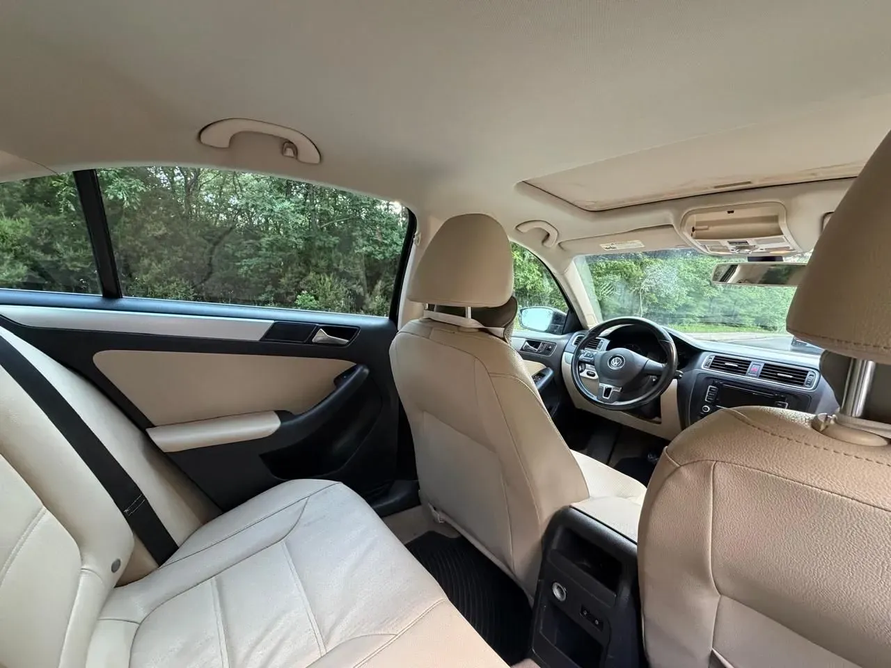 Volkswagen Jetta 2013 — photo 2