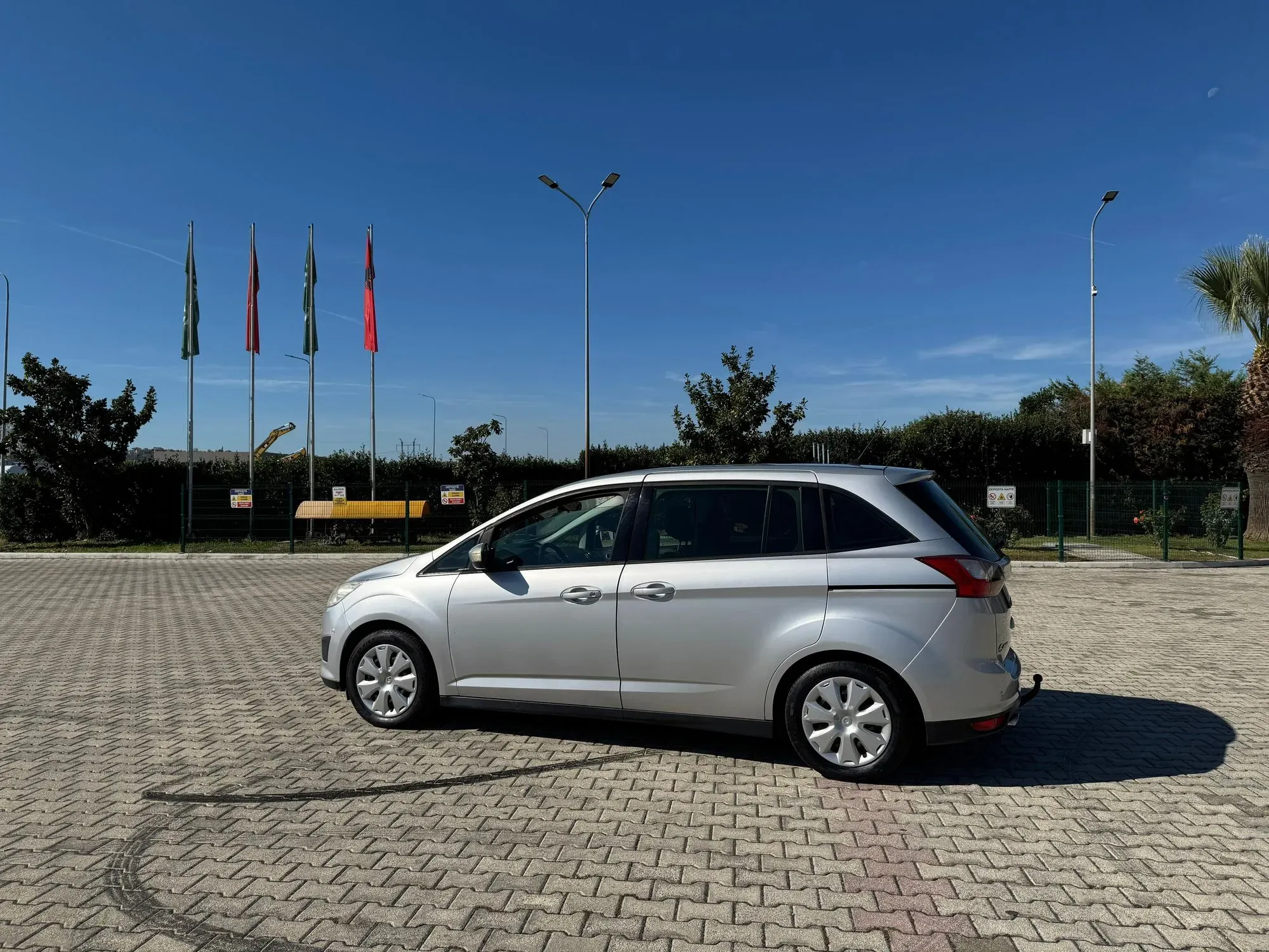 Ford Grand C-Max 2016 — photo 3