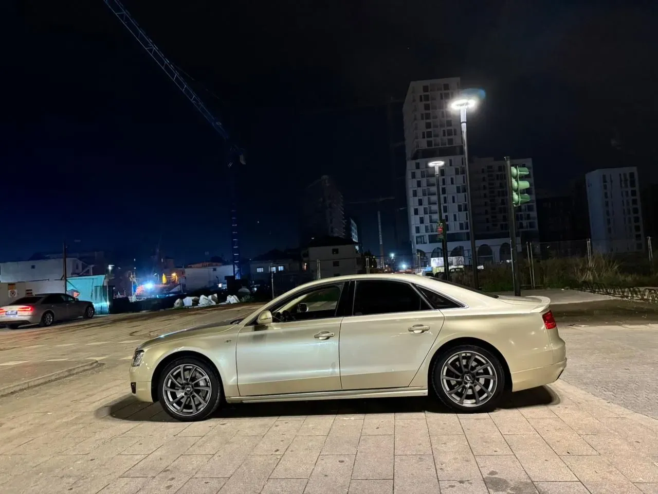 Audi A8 2014 — photo 2