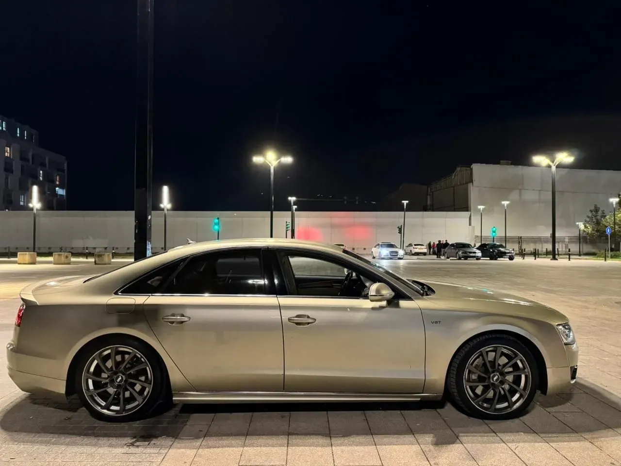Audi A8 2014 — photo 3
