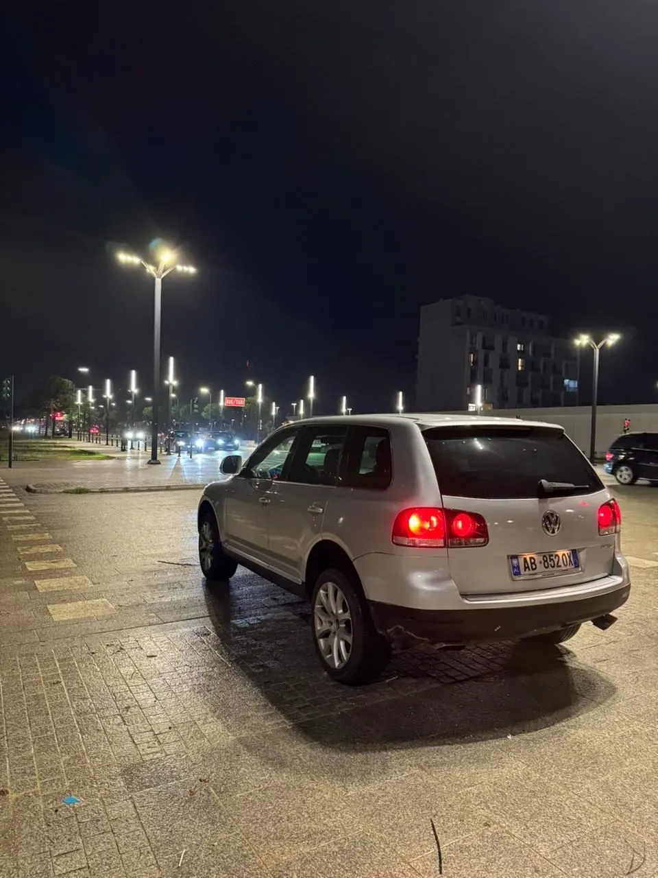 Volkswagen Tuareg 2010 — photo 2