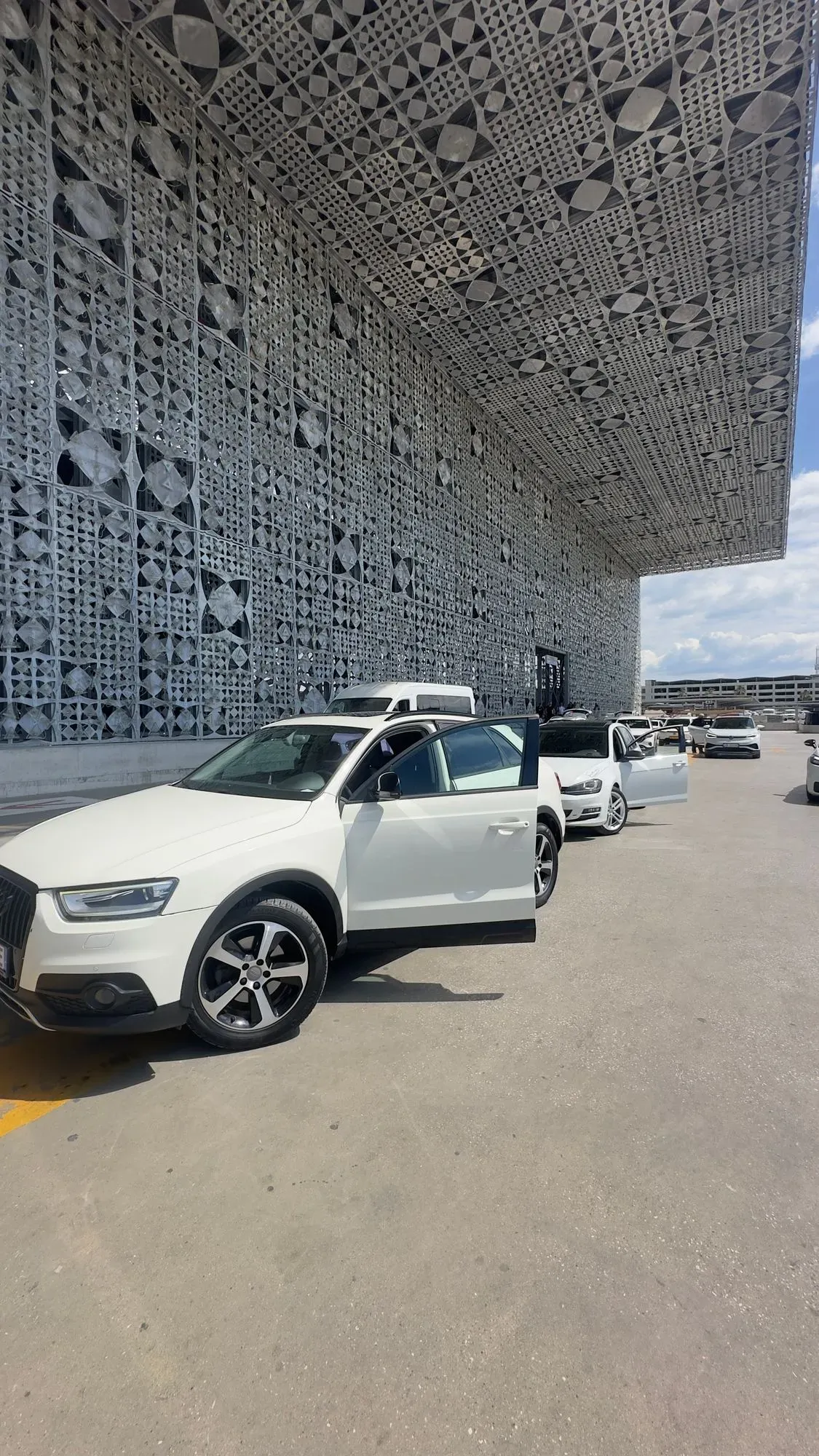 Audi Q3 2014 — photo 2