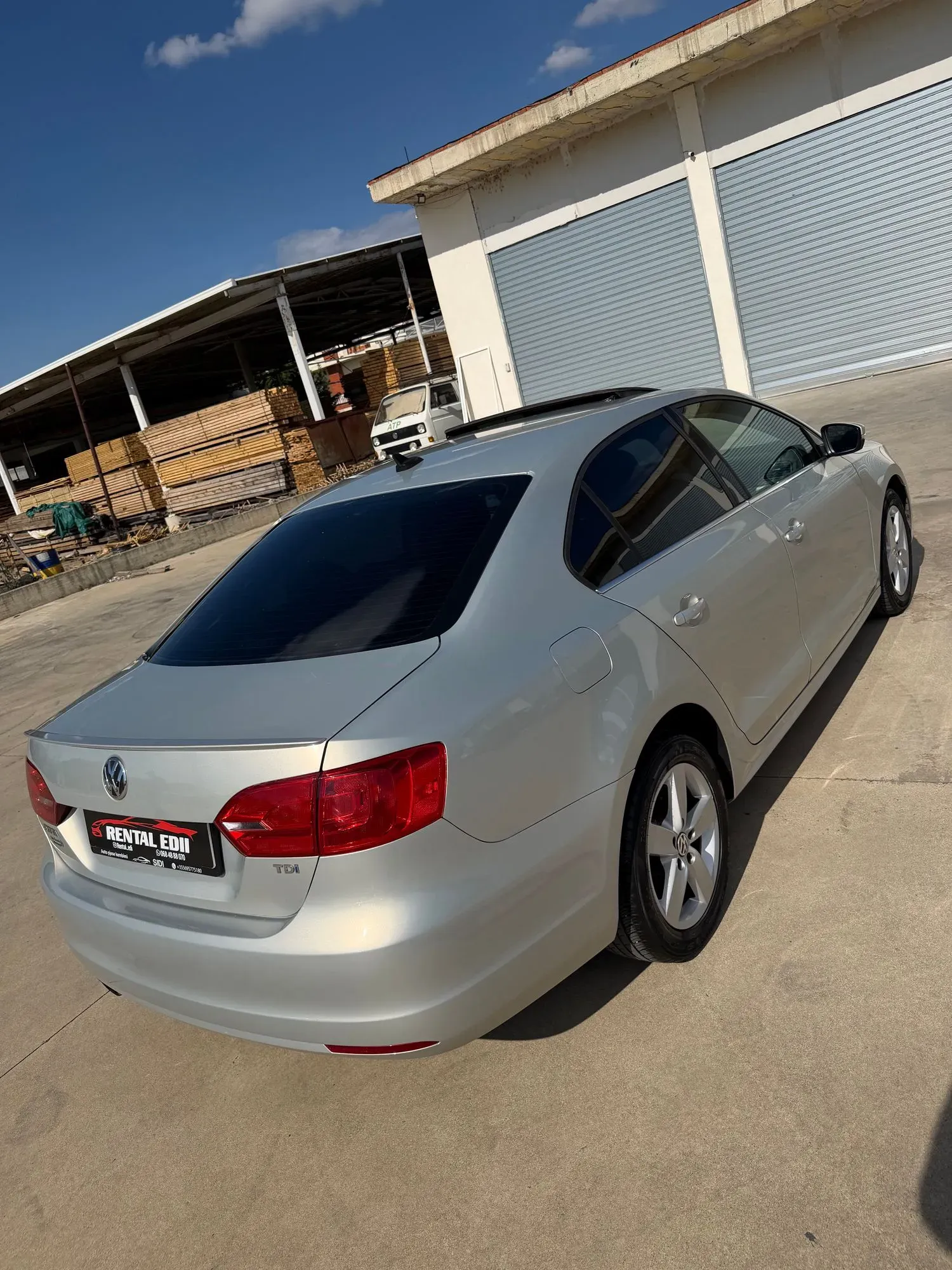 Volswagen Jetta 2012 — photo 3