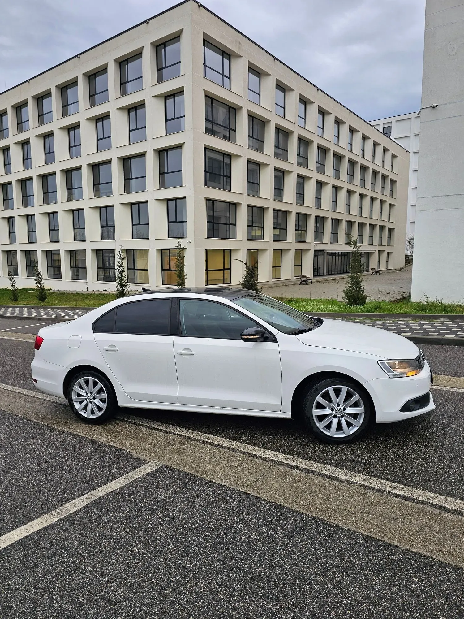 Volswagen Jetta 2015 — photo 2