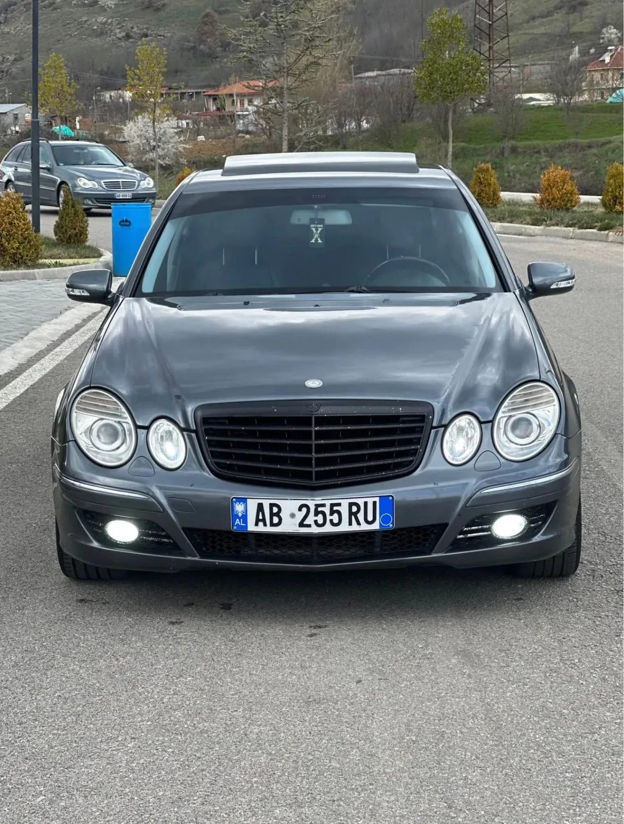 Mercedes-Benz E Class 2009 — photo 2