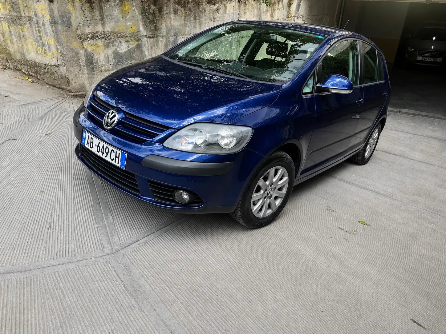 Volkswagen Golf 2006 available for rent in Tirana, Albania