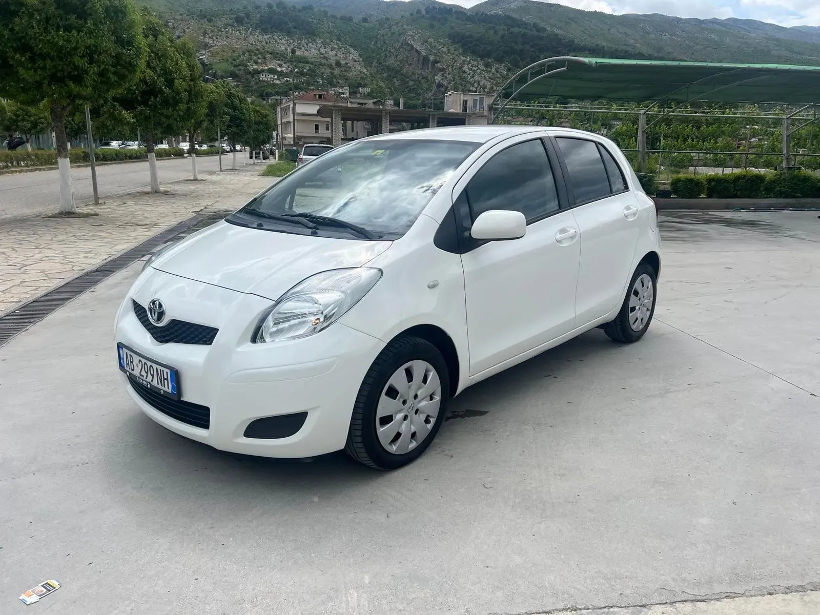 Toyota Yaris 2009 — photo 3