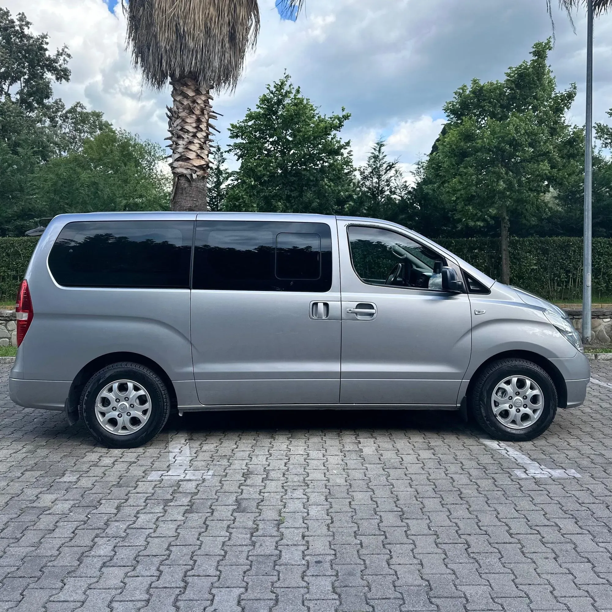Hyundai Starex 2012 — photo 3