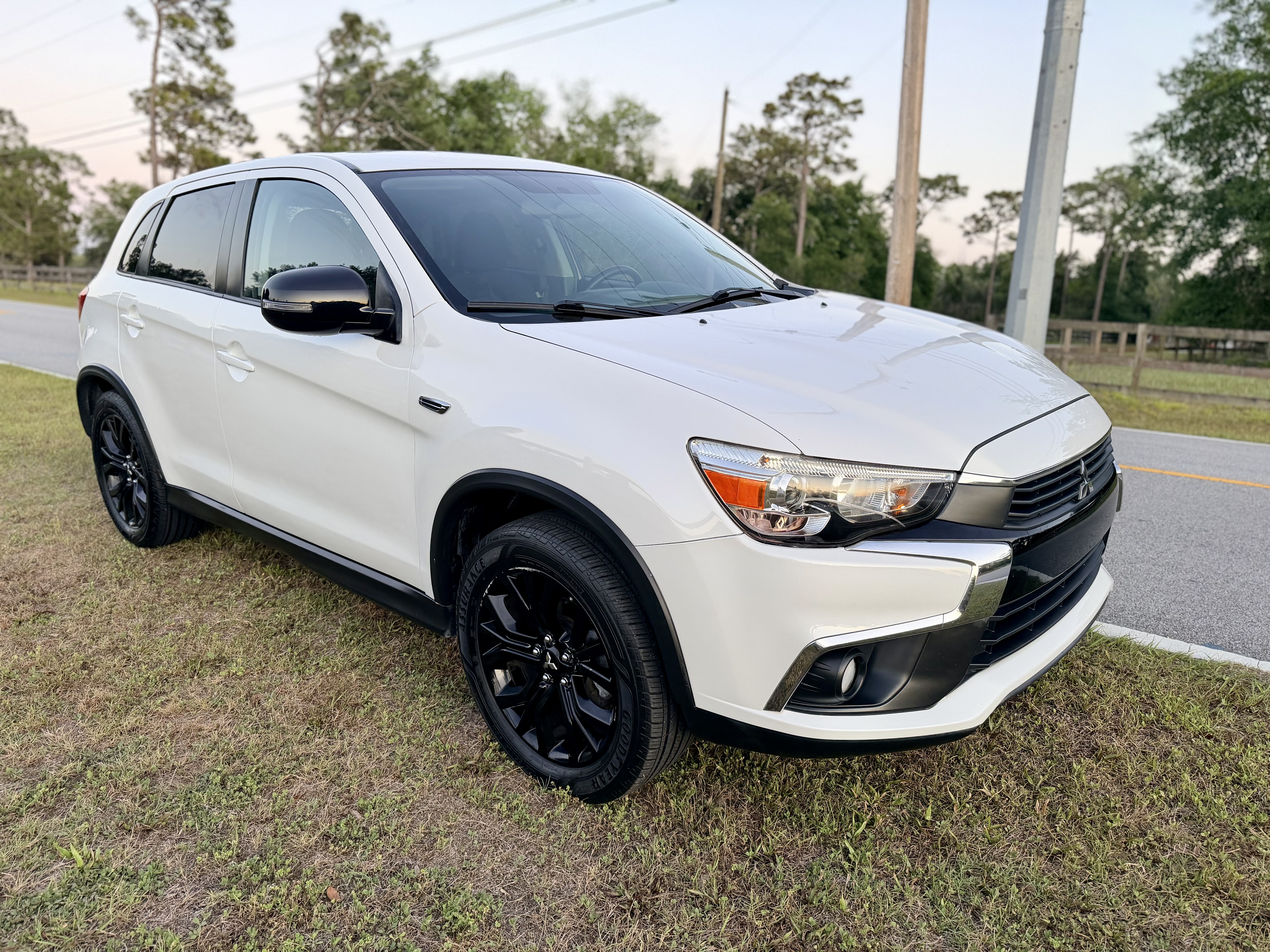 2017 Mitsubishi Outlander Sport view 3