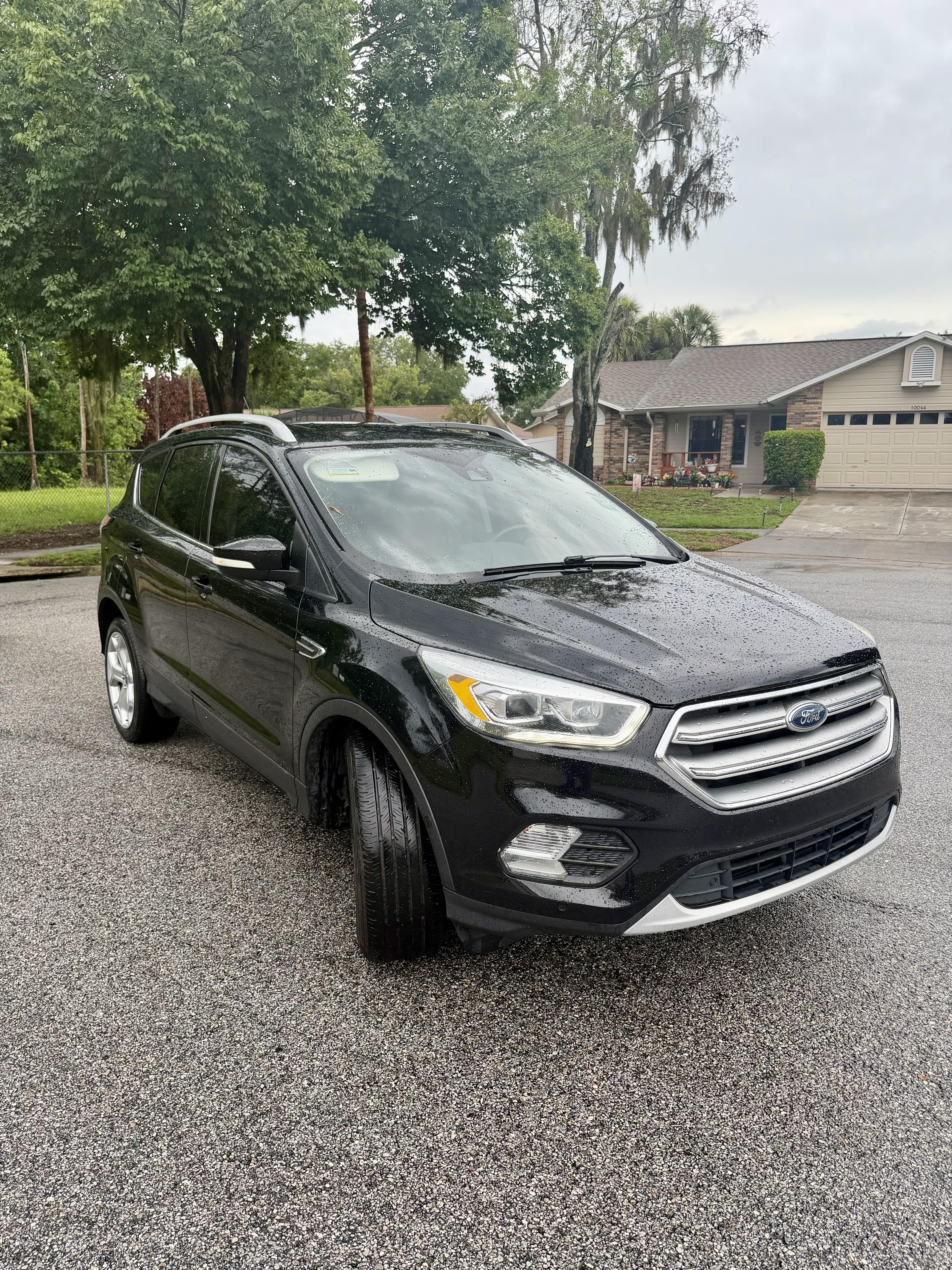 2017 Ford Escape Titanium view 3