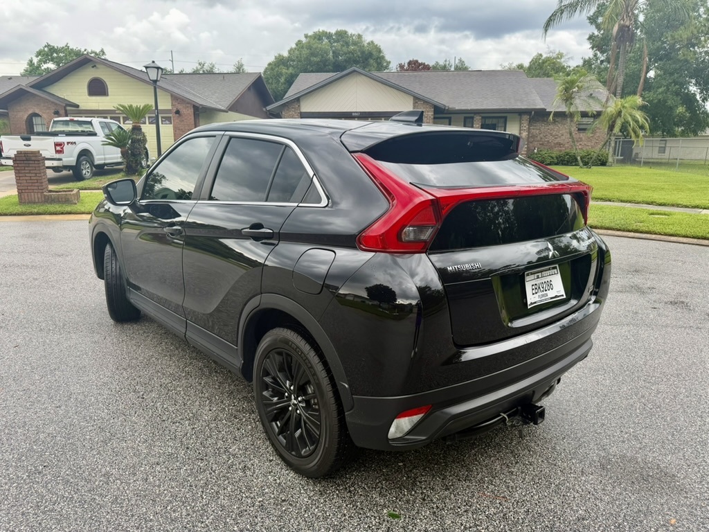 2019 Mitsubishi Eclipse Cross view 3