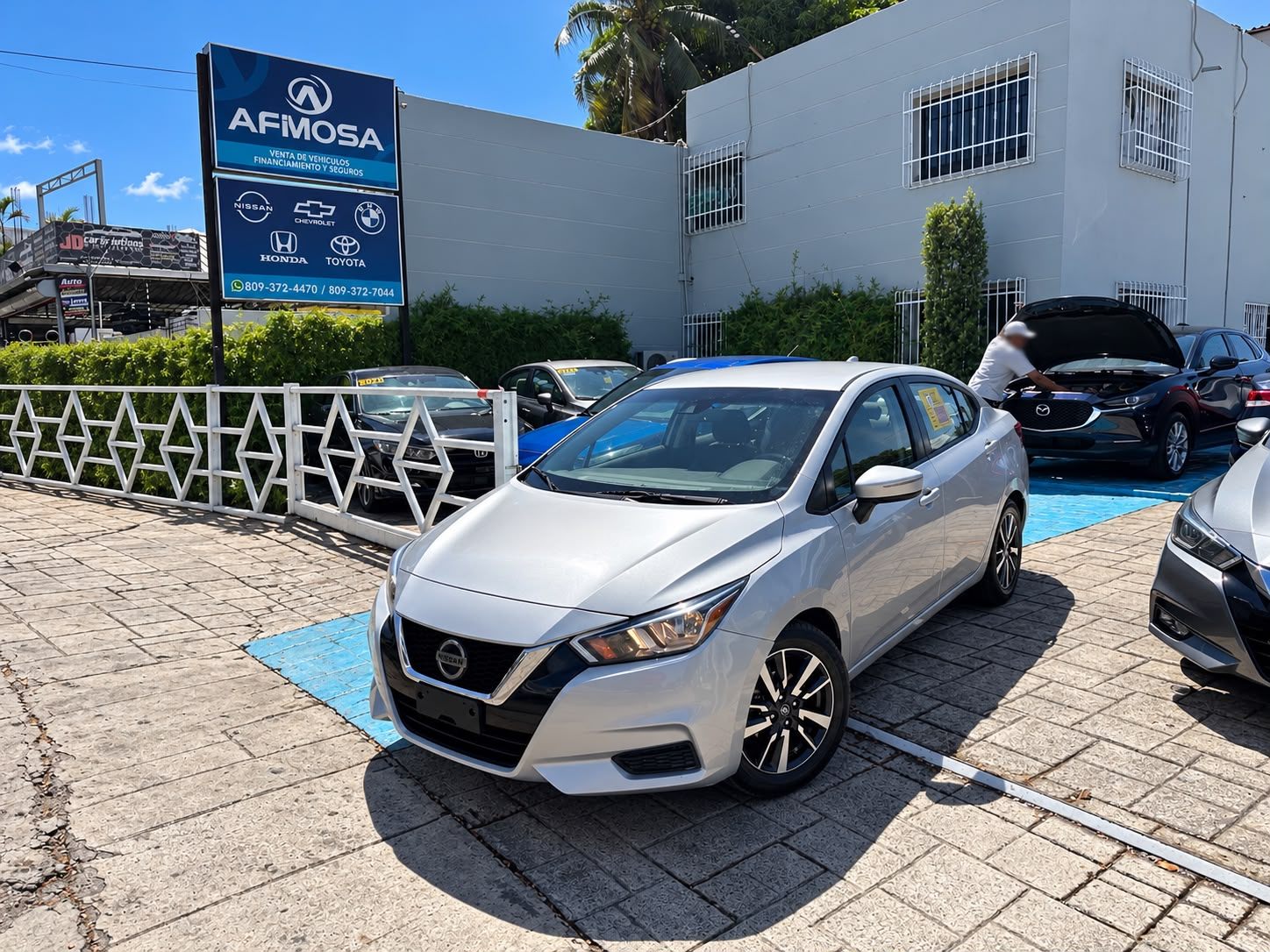 2021 Nissan Versa SV, foto 1 de 8