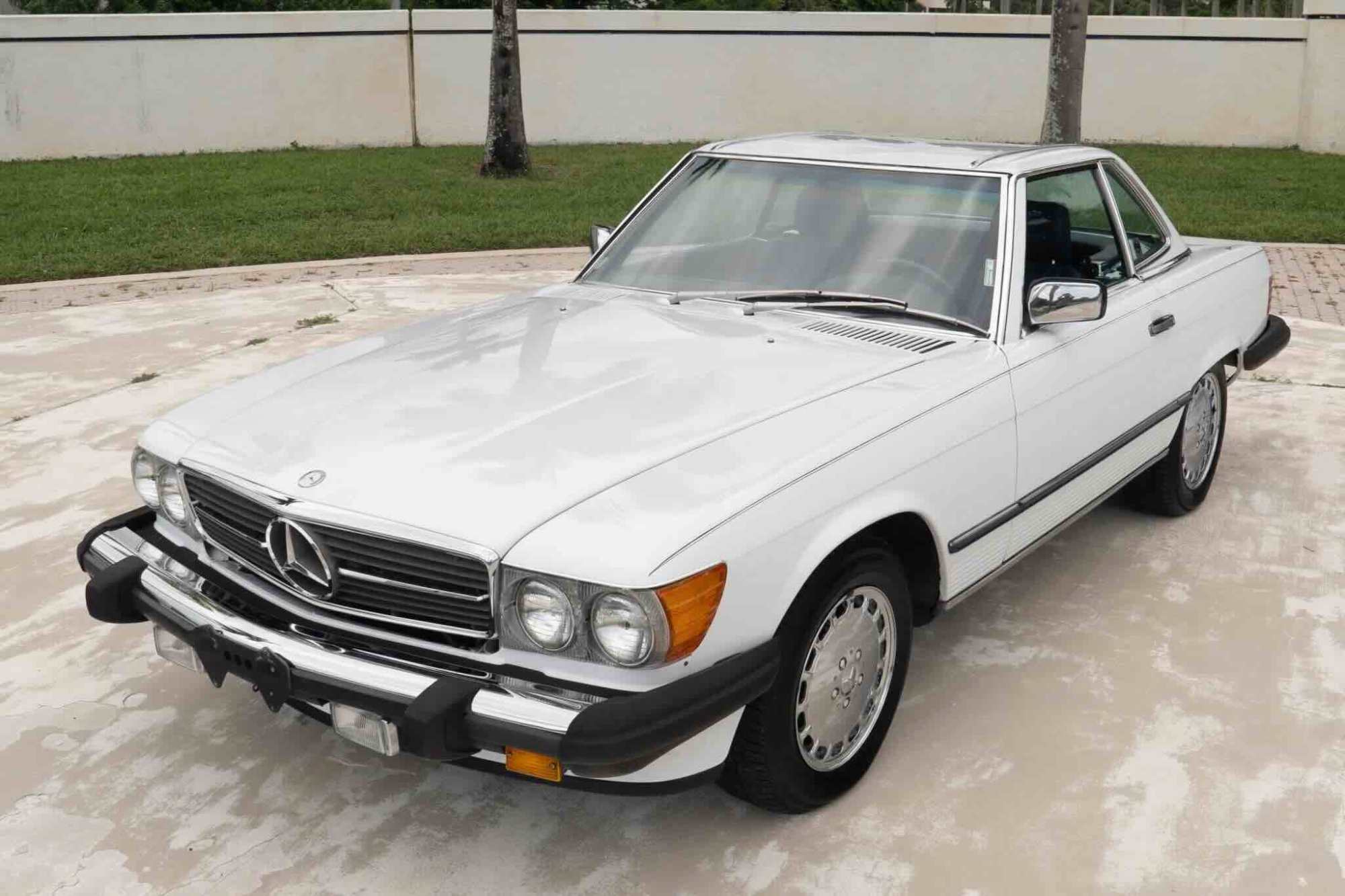 1987 MERCEDES-BENZ 560 en German Auto