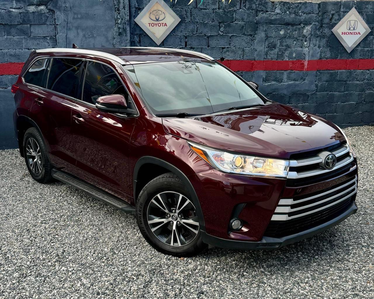 2018 TOYOTA HIGHLANDER en Navarro Auto Import
