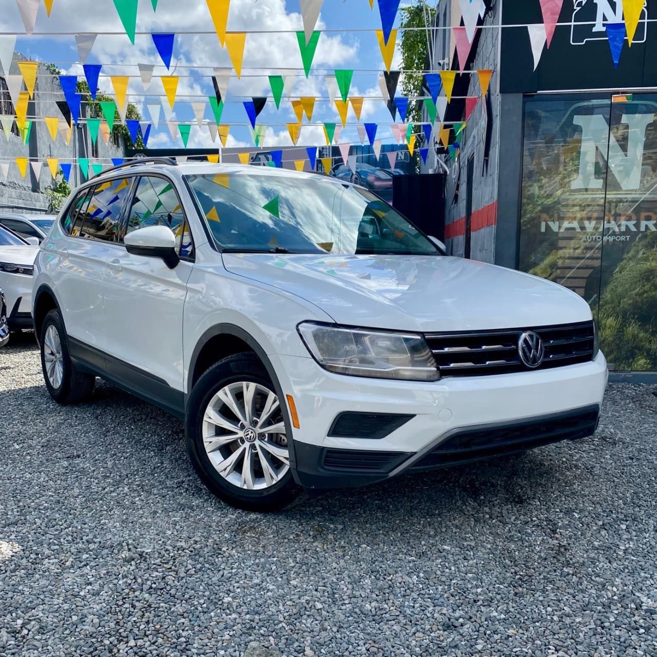 2020 VOLKSWAGEN TIGUAN en Navarro Auto Import