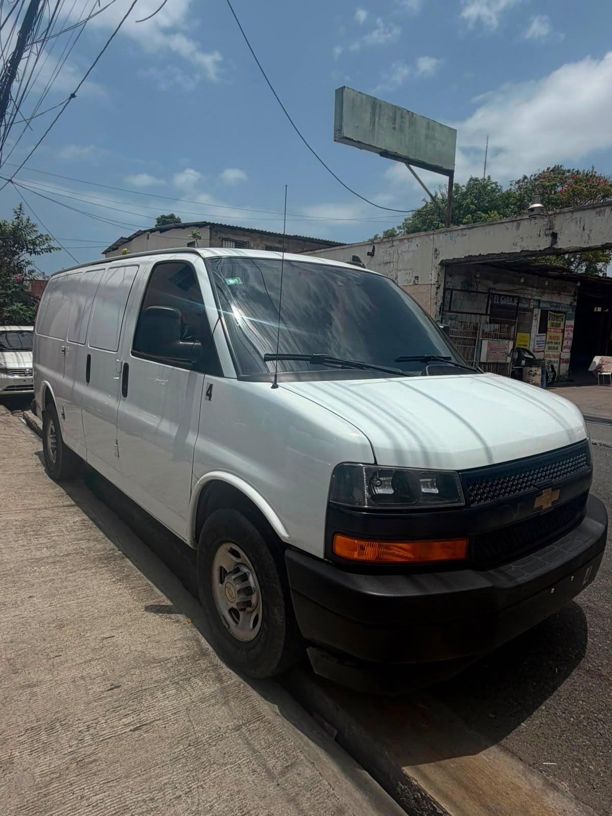 2021 CHEVROLET EXPRESS en Navarro Auto Import